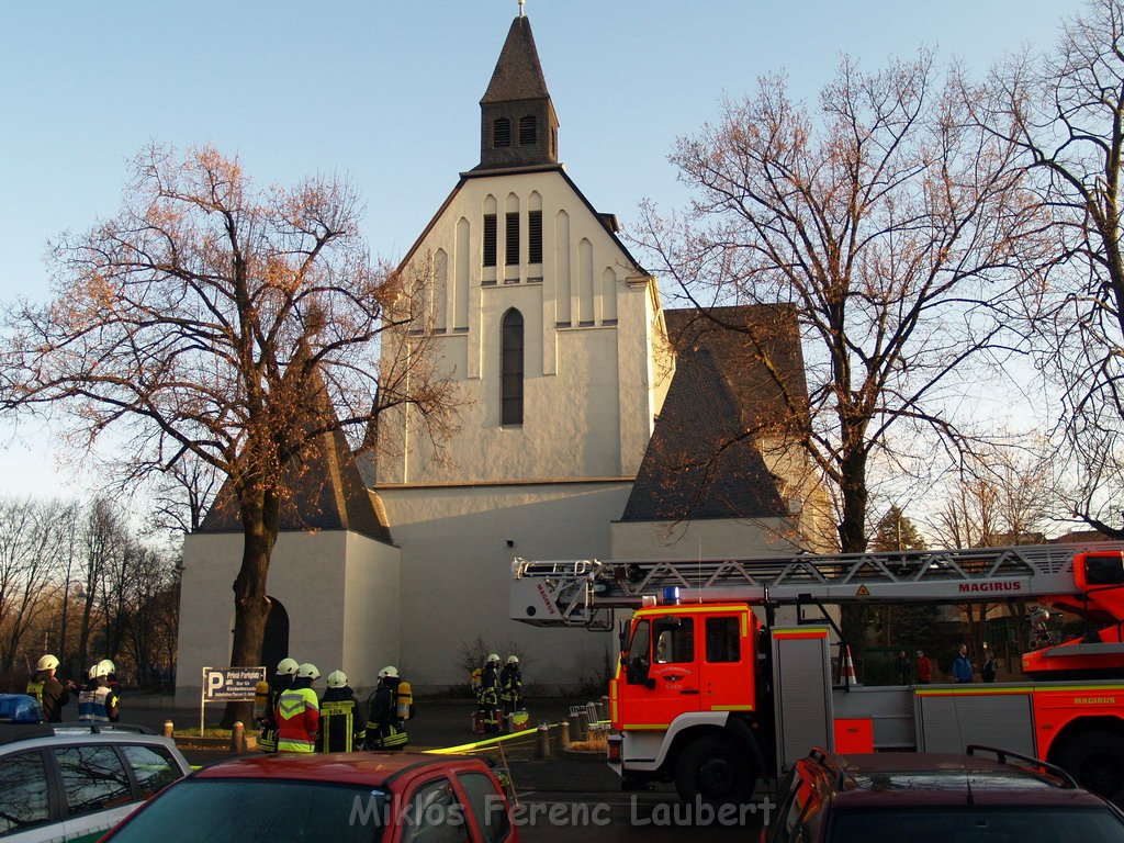 Brand in Kirche Koeln Muelheim Tiefenthalstr   P05.JPG